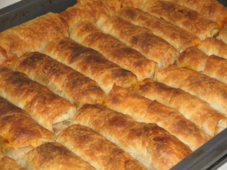 Fırında Yufka Böreği Tarifi ve Malzemeleri Fırında Yufka Böreği Tarifi ve Malzemeleri